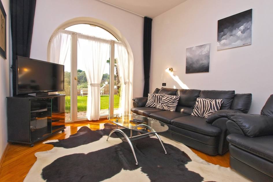 Un appartement du domaine au rez-de-chaussée.