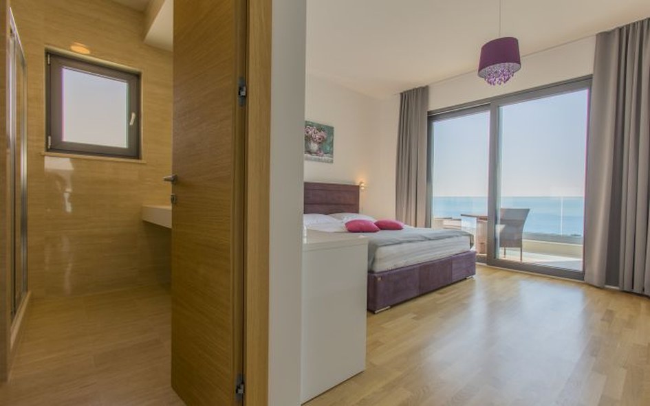 Chambre avec salle de bains attenante, Panorama Scouting.