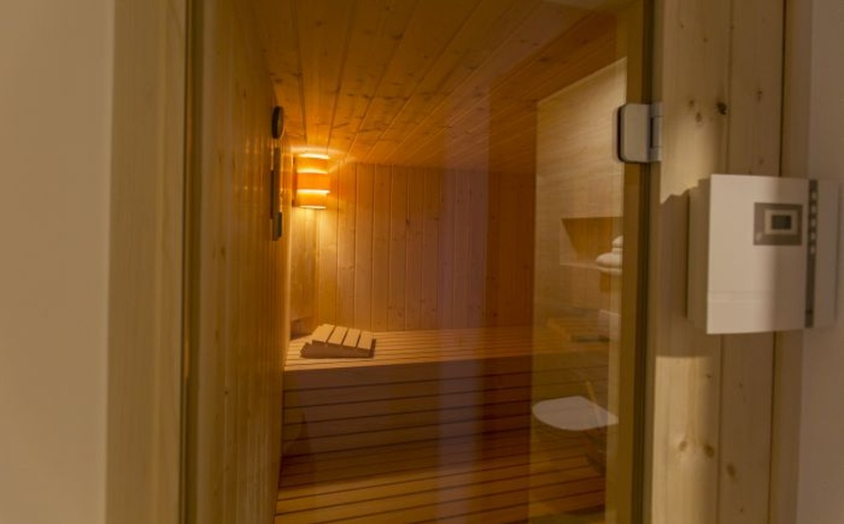 Sauna et espace bien-être.