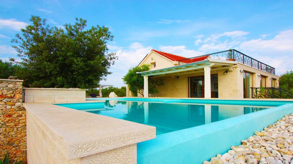 Villa en Croatie sur l'île de Brac à vendre - Panorama Scouting.