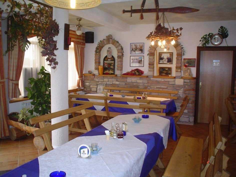 La salle à manger de la pension-hôtel en Istrie, qui est à vendre.