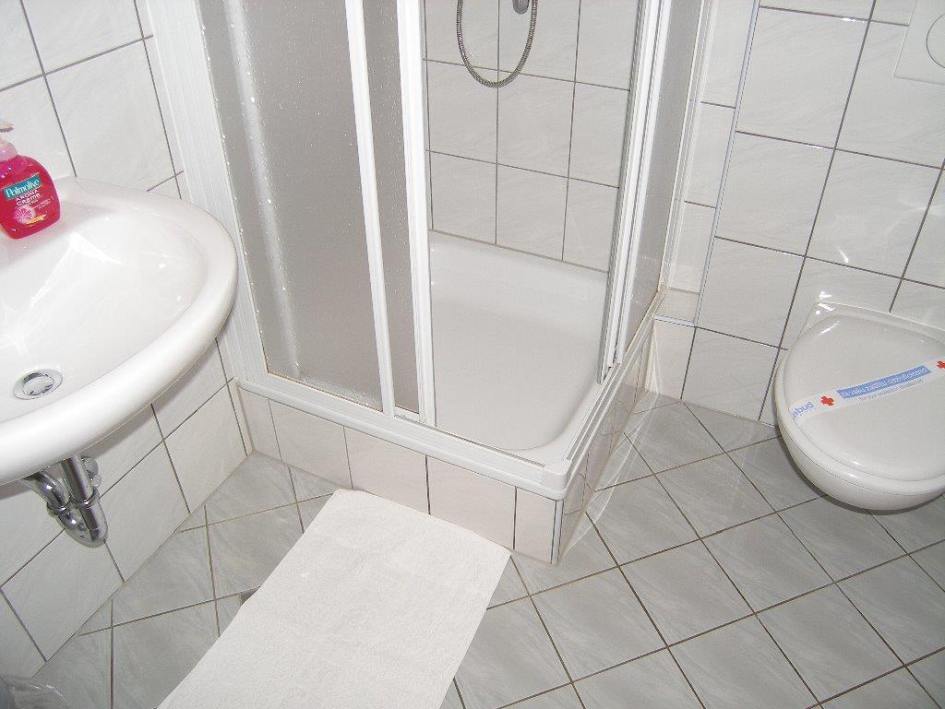 Exemple d'une des salles de bains de l'hôtel en Istrie, qui est à vendre