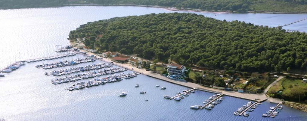Villa au port de plaisance en Istrie à vendre.