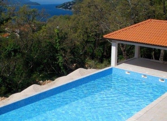 Piscine de la villa H696 en Dalmatie, Peljesac.