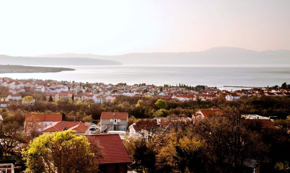 Maison méditerranéenne en pierre avec piscine en Croatie à vendre.