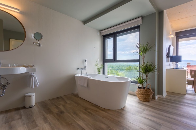 Salle de bains de qualité de la villa H934 en Croatie, île de Krk.