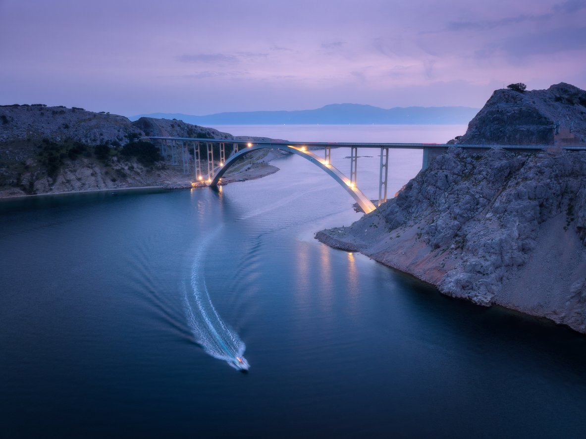 Pont vers l'île de Krk dans le golfe du Kvarner en Croatie