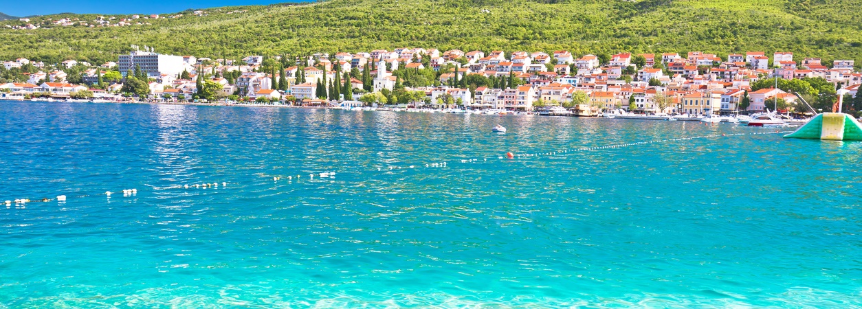 Acheter une maison, une villa ou un appartement en bord de mer dans le Golfe du Kvarner.